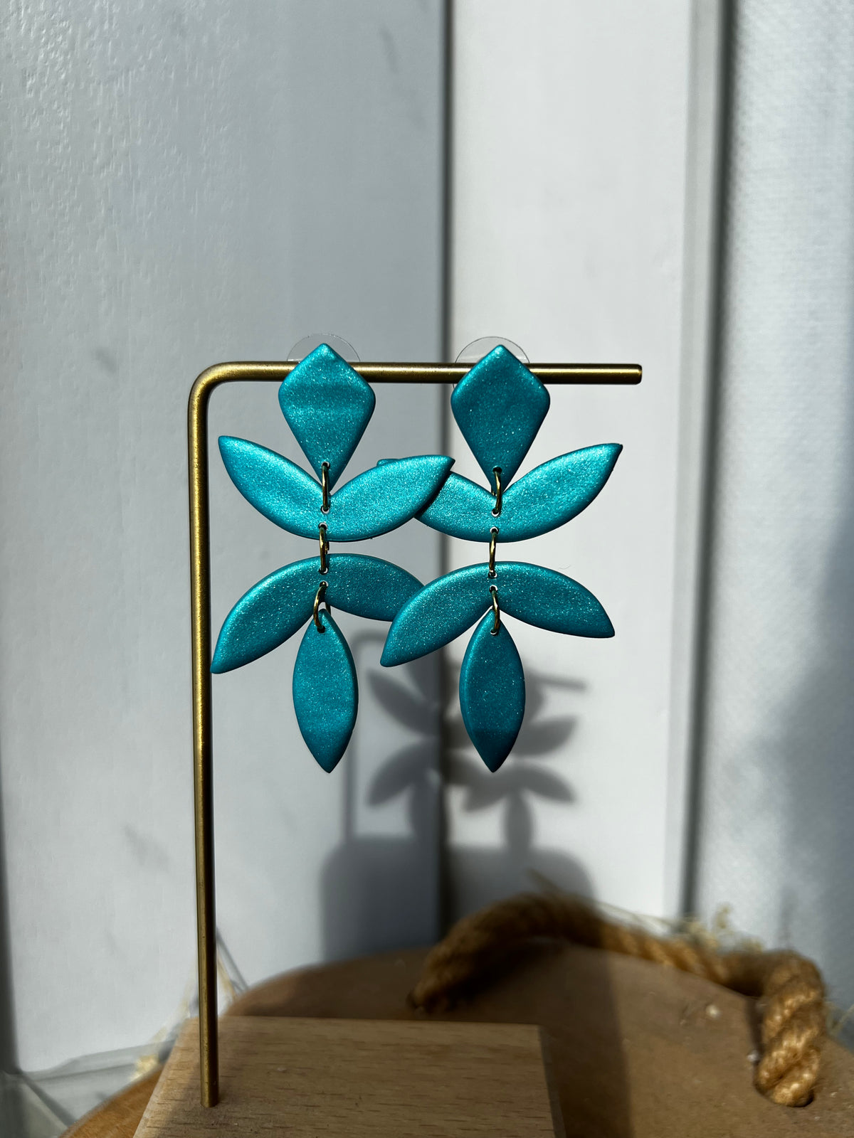 Chiara blad oorbellen - Metallic Turquoise