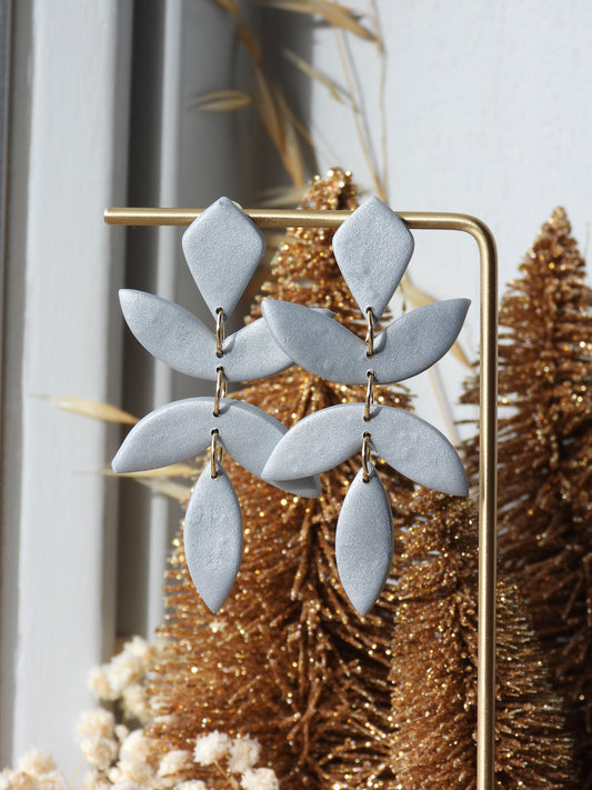 Chiara blad oorbellen - zilver metallic