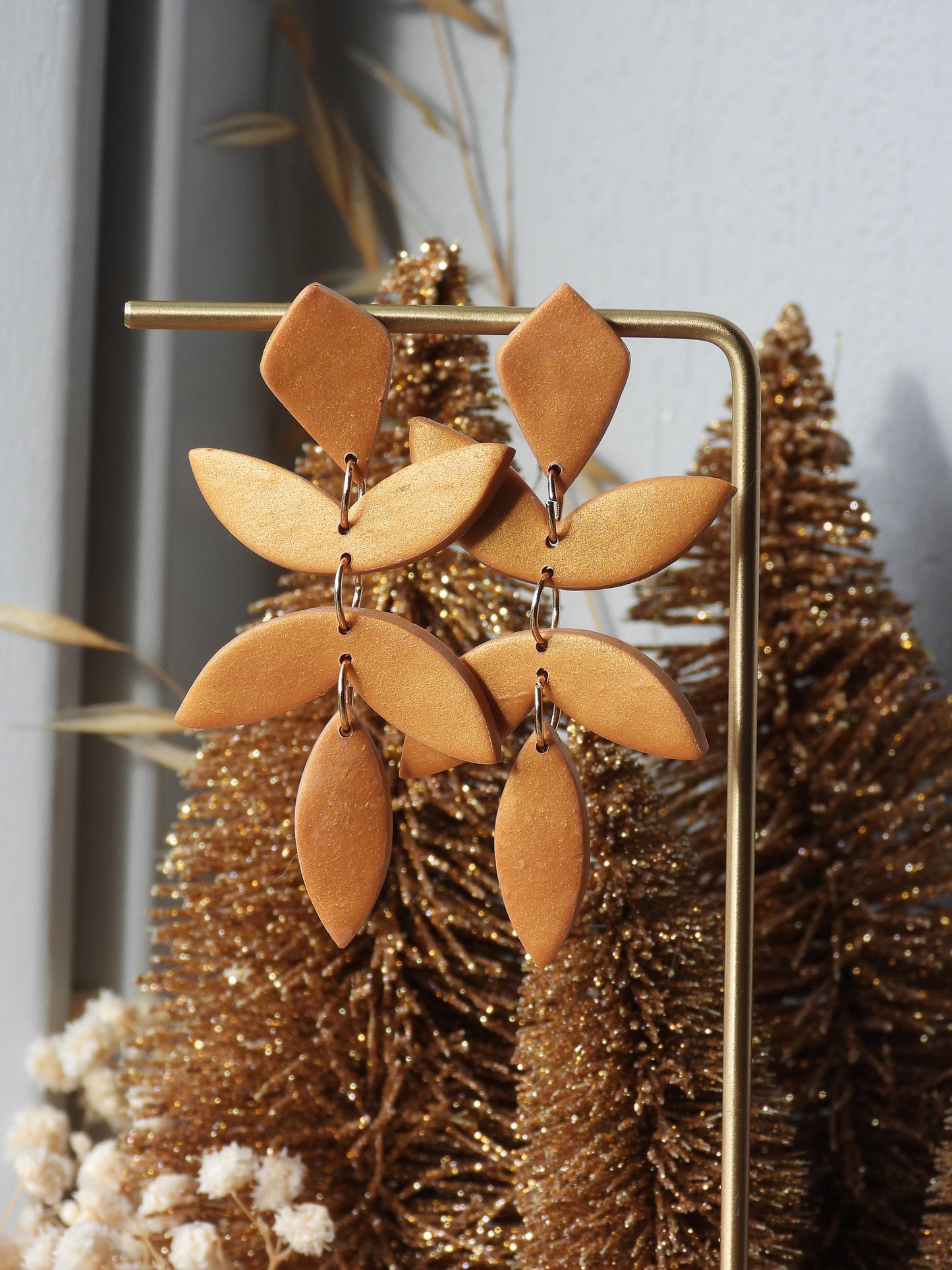 Chiara blad oorbellen - goud metallic