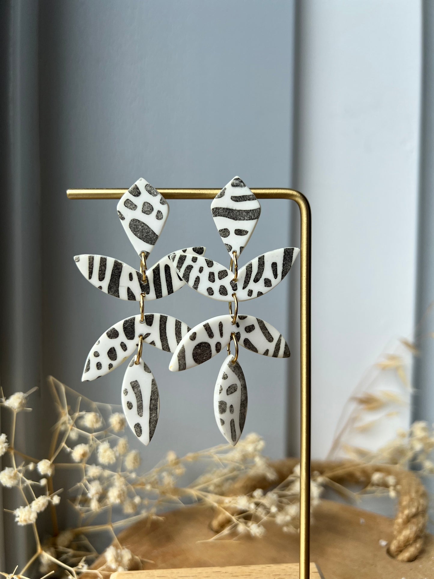 Chiara blad oorbellen - zebra