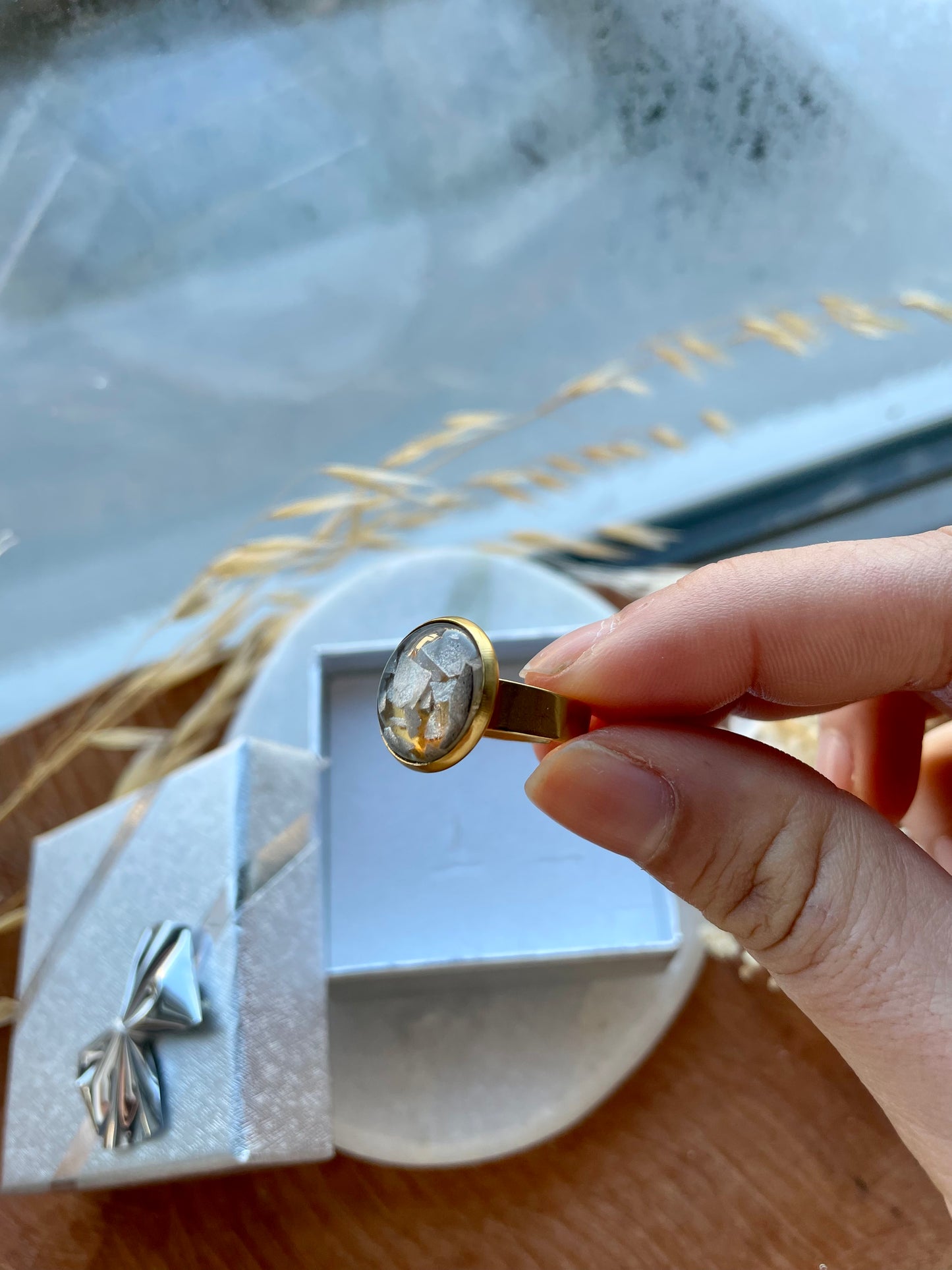 Multicolor Beige Cabochon Ring