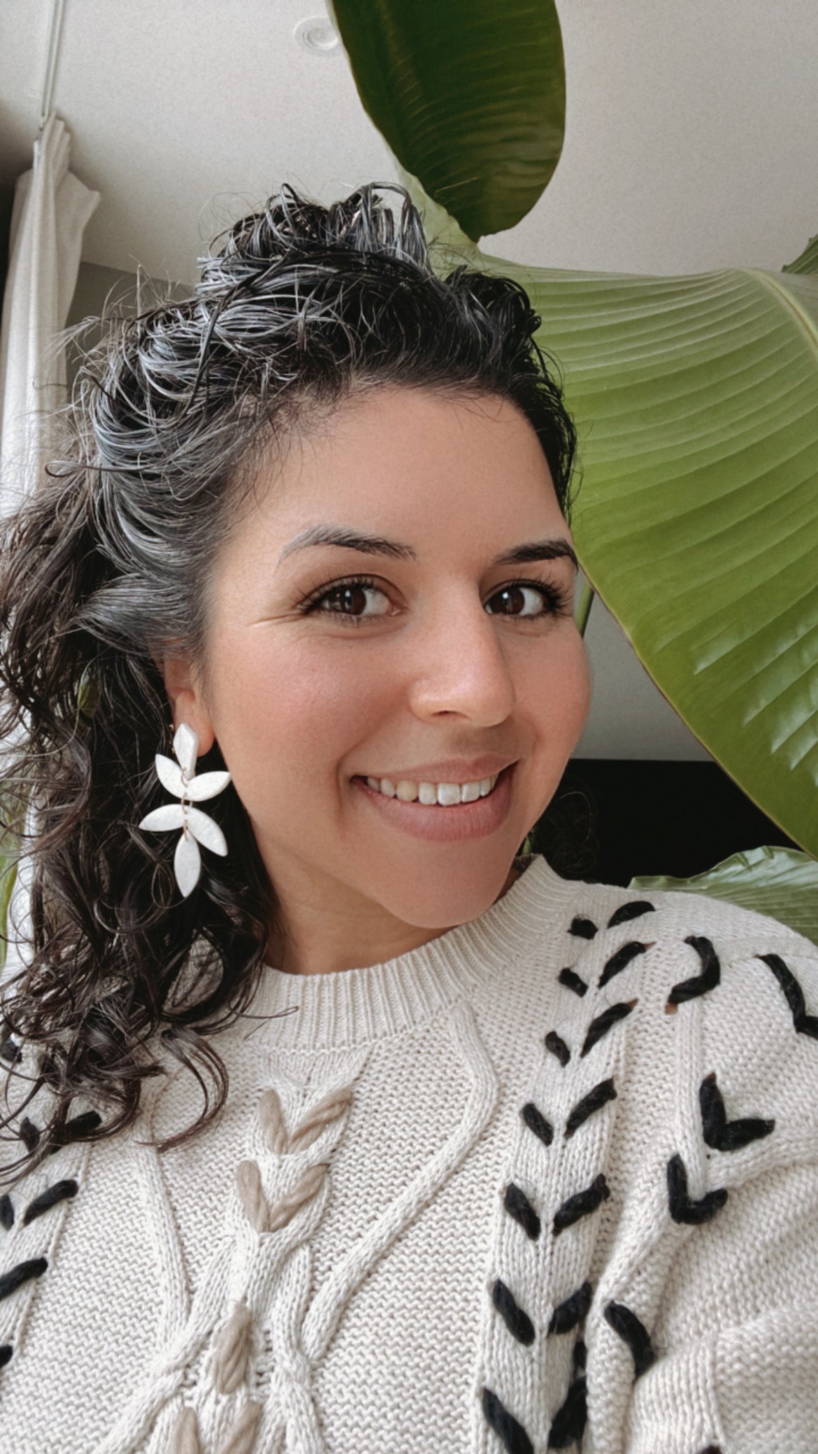 Chiara blad oorbellen - parelmoer