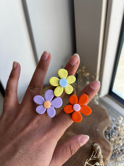 Kleurrijke bloemen ring