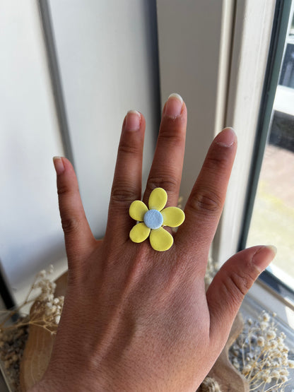 Kleurrijke bloemen ring