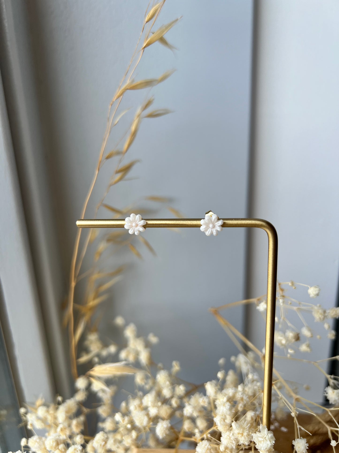 Flower stud oorbellen