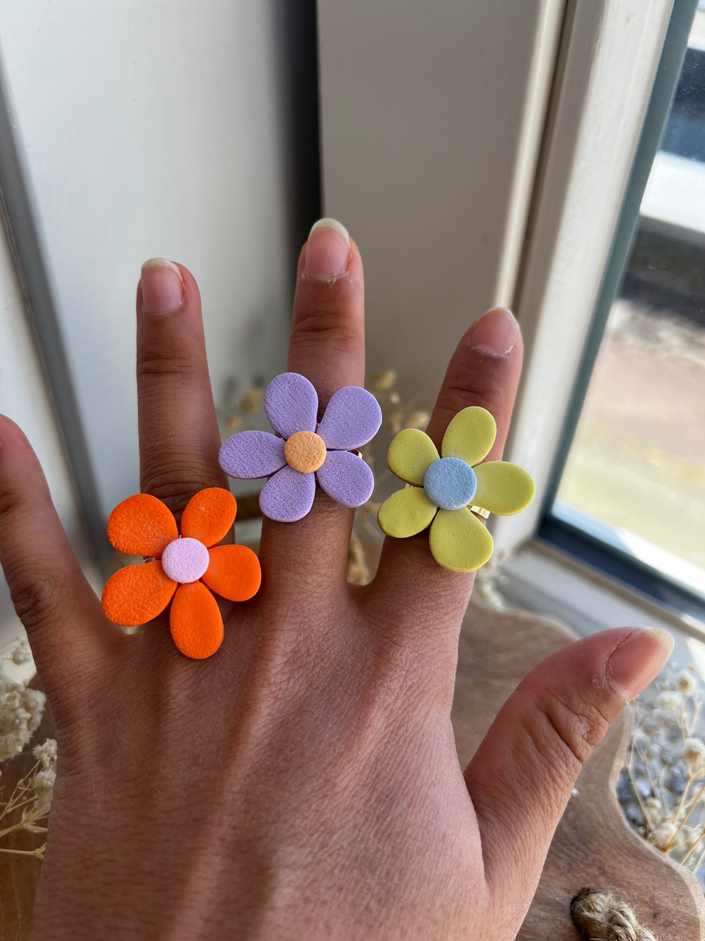 Kleurrijke bloemen ring
