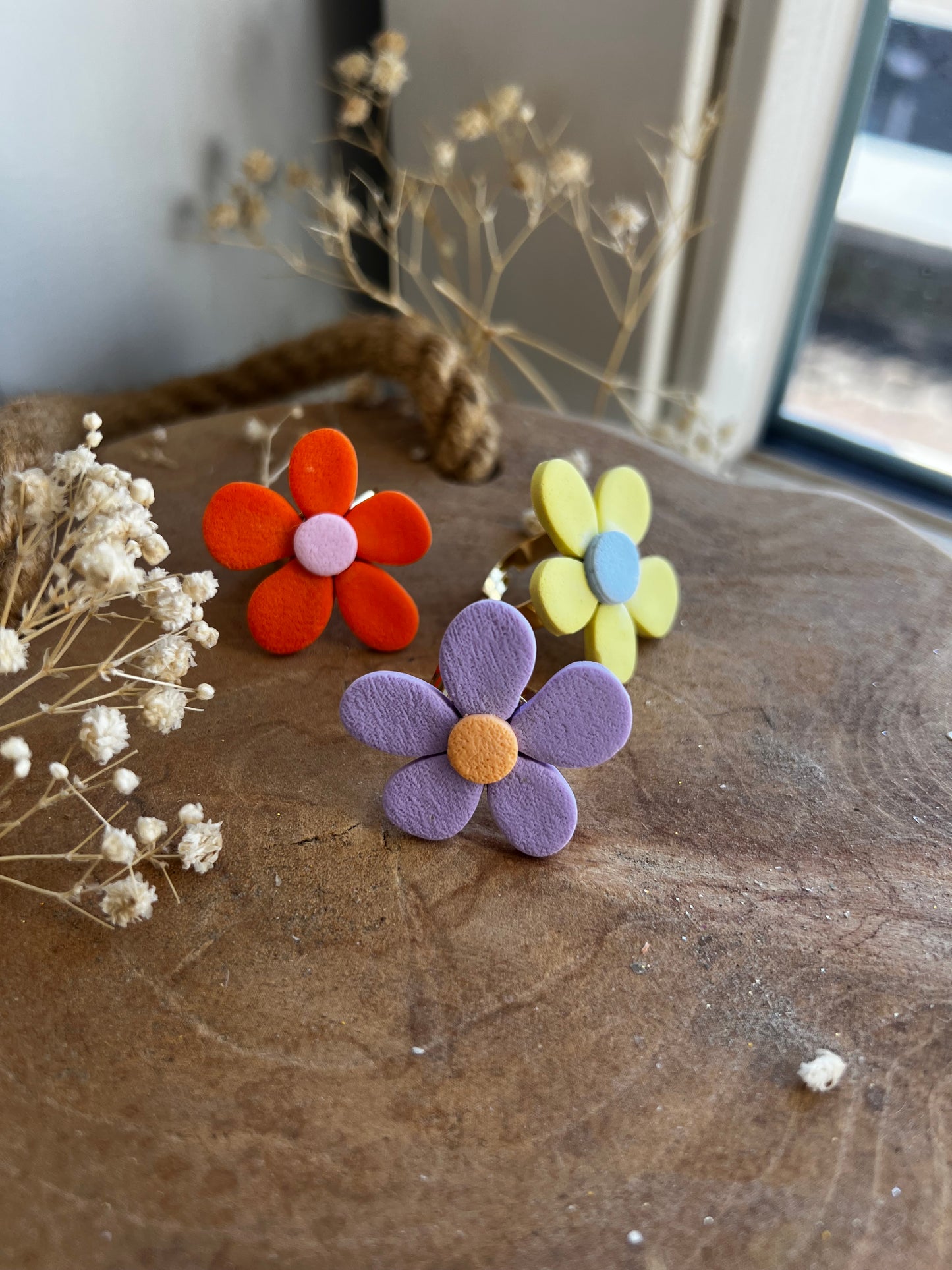 Kleurrijke bloemen ring