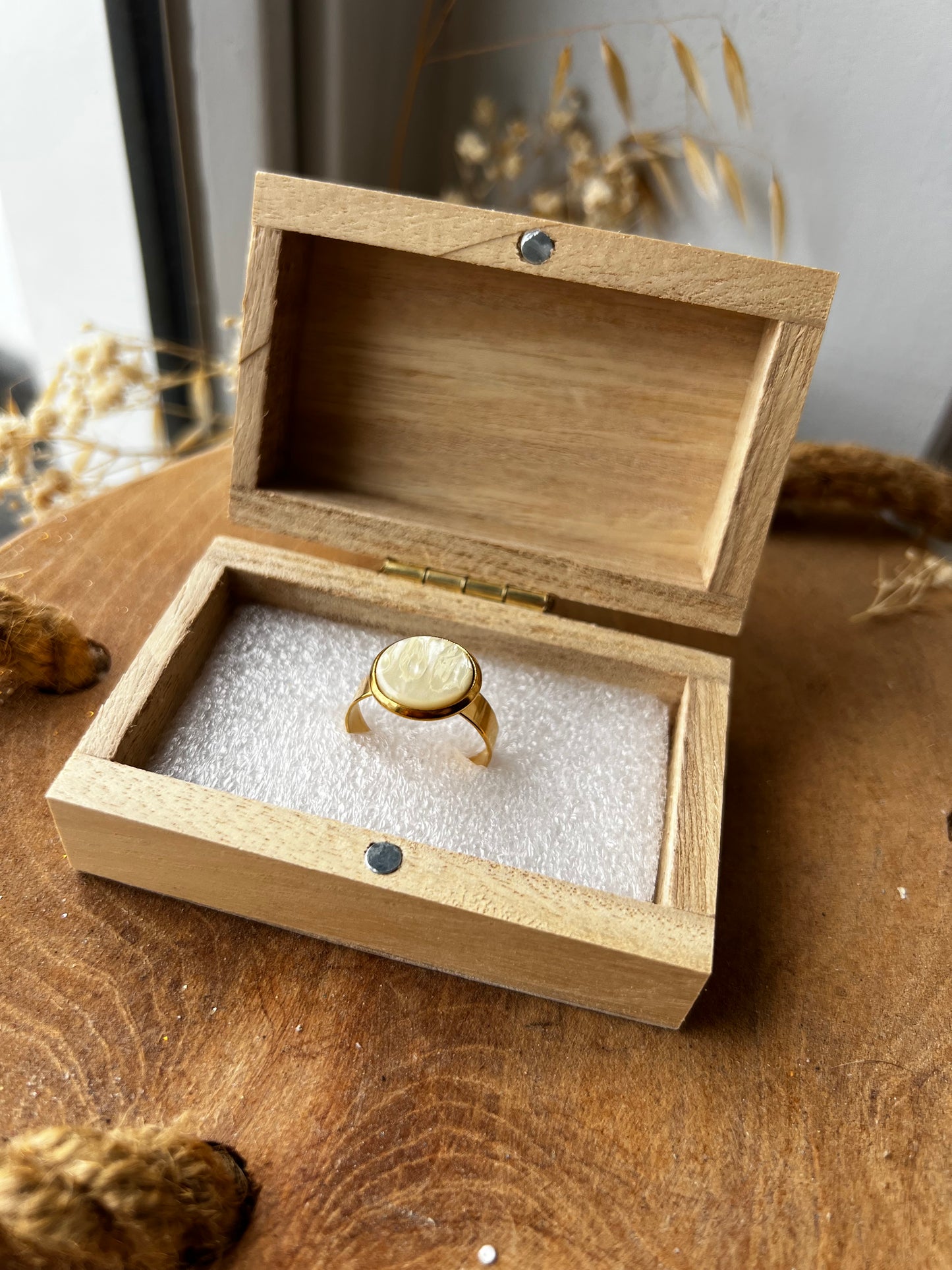 Vanille Cabochon Ring