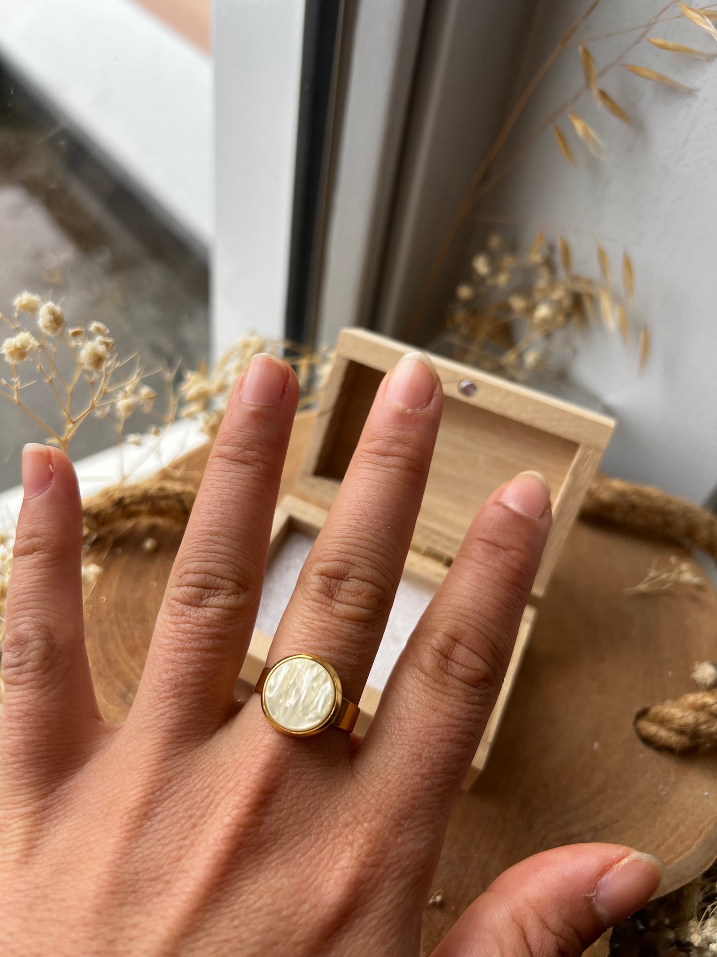 Vanille Cabochon Ring