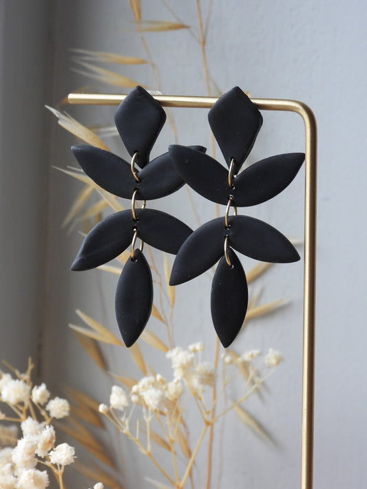 Chiara blad oorbellen - zwart