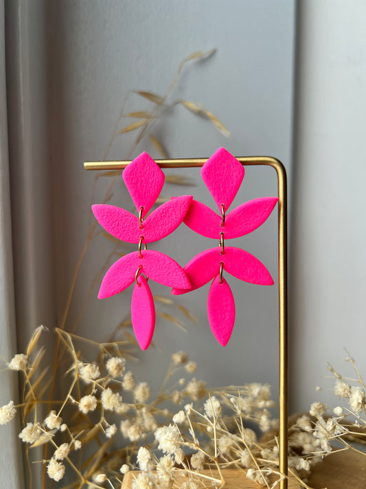 Chiara blad oorbellen - neon roze