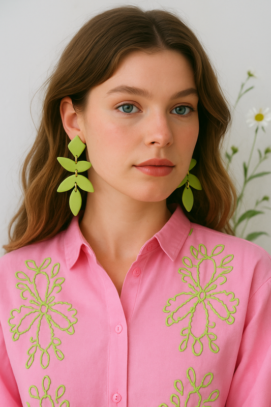 Chiara blad oorbellen - pistache